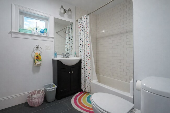 Photo - 25 Marney St Unit 2