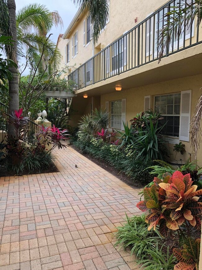 Photo - 1035 Lake Shore Dr Unit 103
