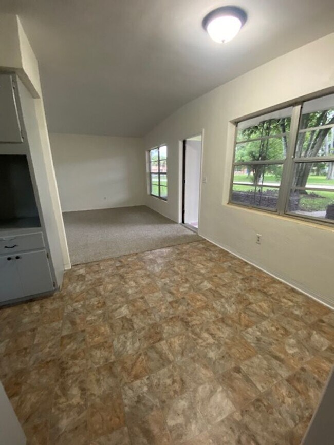 Photo - 2 Bed 1 Bath Home | Pet Friendly | Washer ...