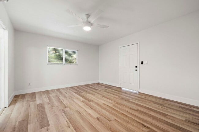 Photo - 15105 Nurmi St Unit 15105 B Nurmi St