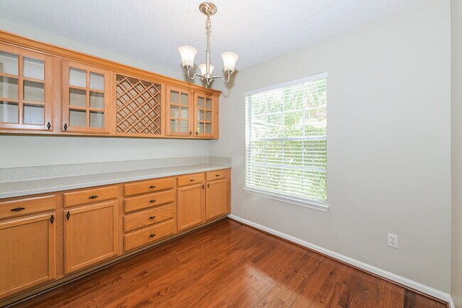 Photo - 573 Redberry Ln