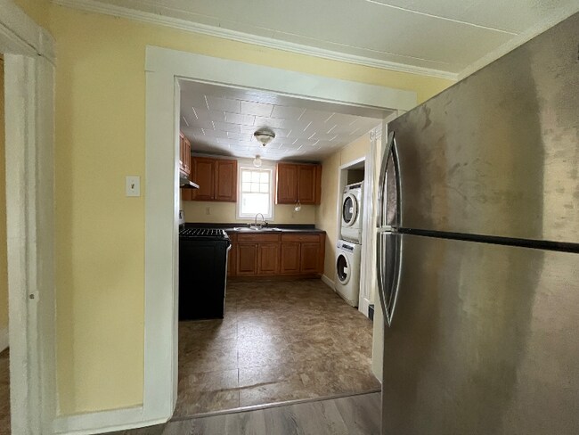 Photo - 683 State St