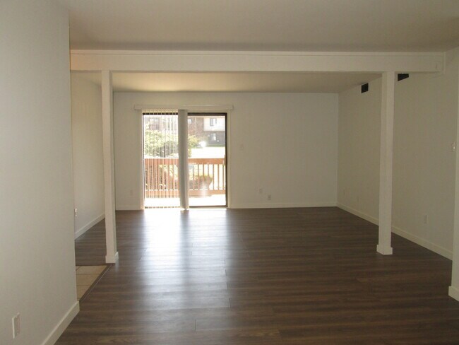 Photo - 800 Brook Dr Unit 1