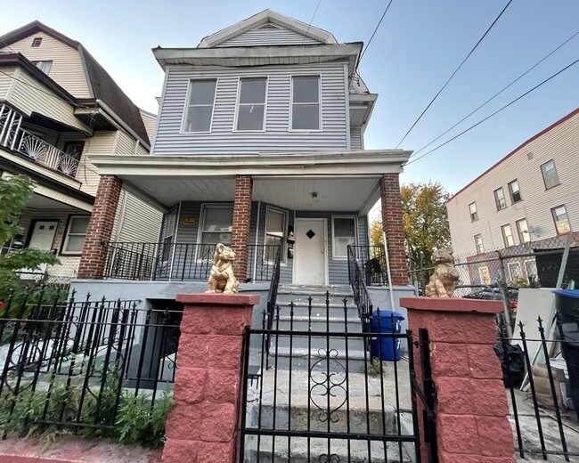 Photo - 172 N 12th St Unit 2