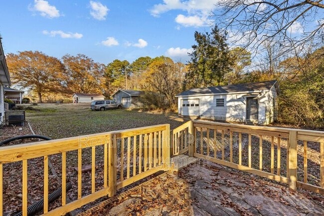 Photo - 2321 4th St NE