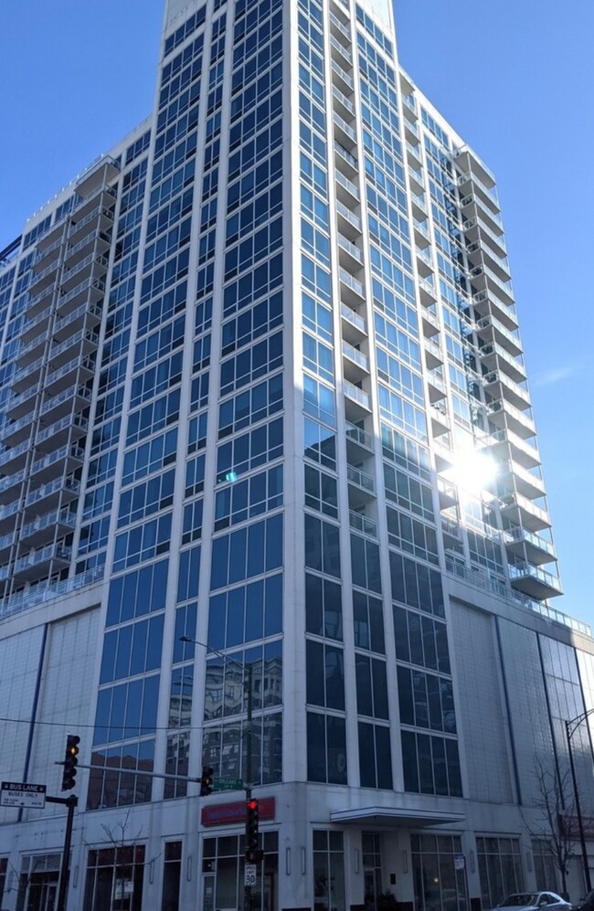 Photo - 757 N Orleans St Unidad 609