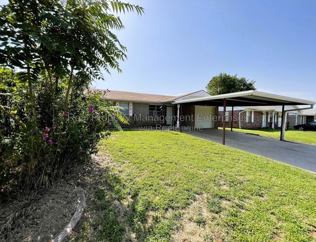 Photo - 609 S Meadow Ln