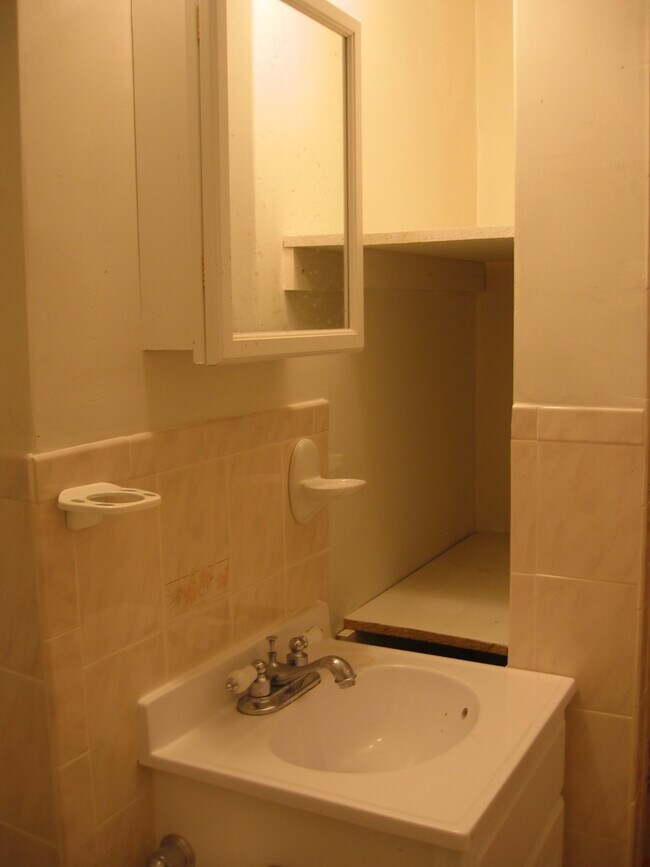 Photo - 357 Windsor St Unidad 1