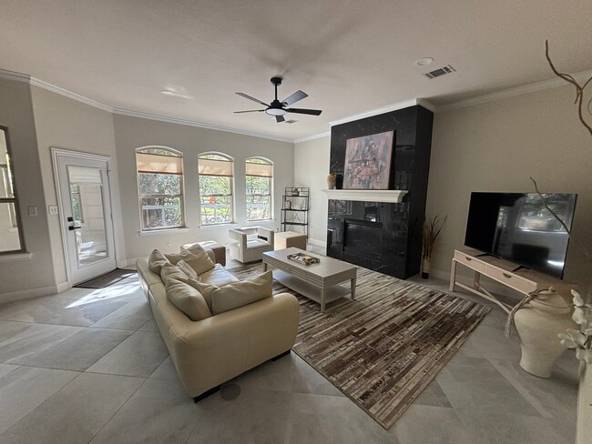 Building Photo - 119 April Waters Dr W