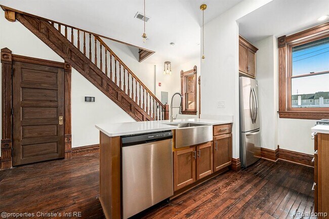 Photo - 701 W Canfield St Unit 4