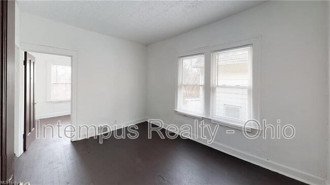 Photo - 12633 Edmonton Ave Unit #2