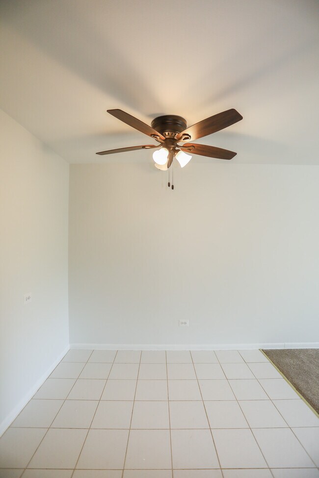 700 McKinley Ave Unidad 302 Rental Mundelein, IL