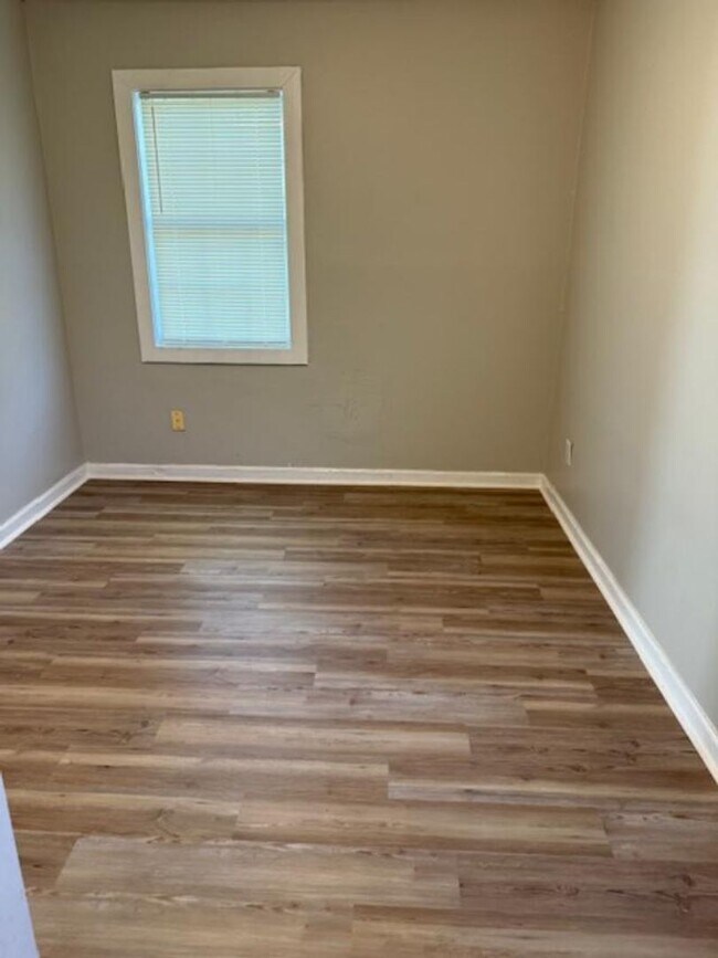 Photo - Completely Renovated House in central location