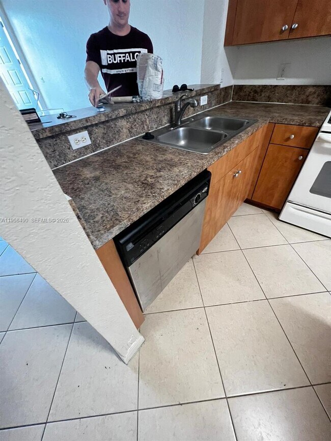 Photo - 1909 Hibiscus Ln