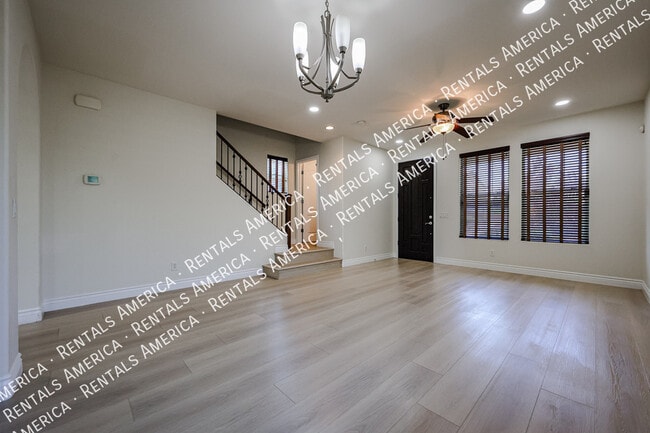 Photo - 1081 N Mason Dr
