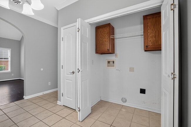 Photo - 265 Oxmoor Pl