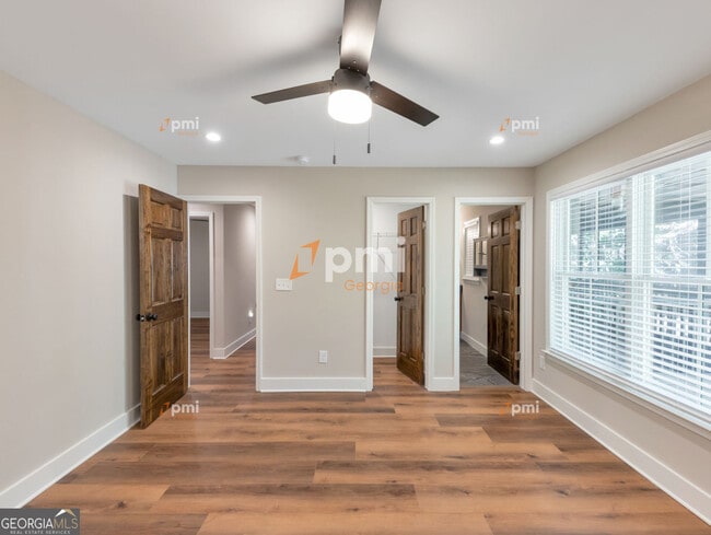 Photo - 9995 Rivertown Rd