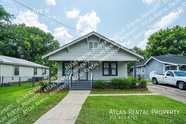 Building Photo - 715 4th Ave N