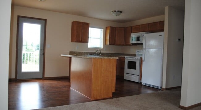 1 bedroom Kitchen - Woodland Acres Apartments