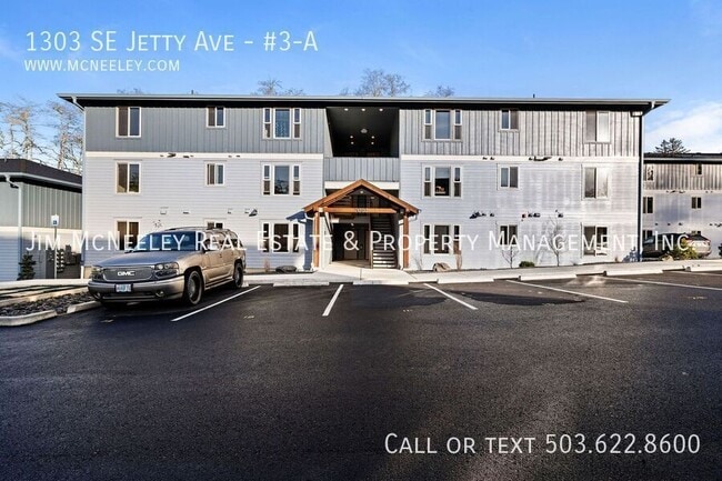 Building Photo - 1303 SE Jetty Ave Unit #3-A Rental
