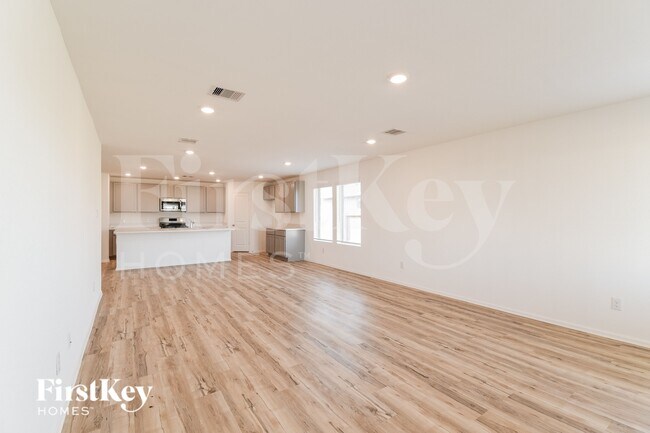 Photo - 456 Maple Bnd Ln