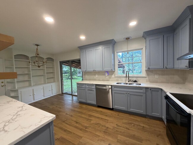 Photo - 120 Forrest Dr
