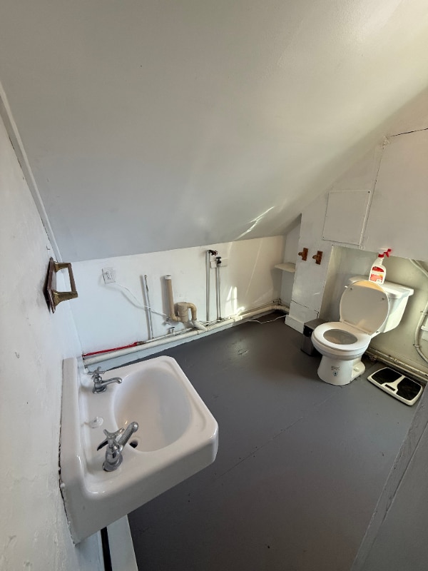 Photo - 10 Monroe Hwy Unit 4