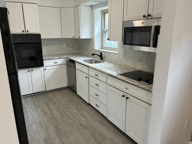 Building Photo - 1130 River Hill Dr Unit Devou  1