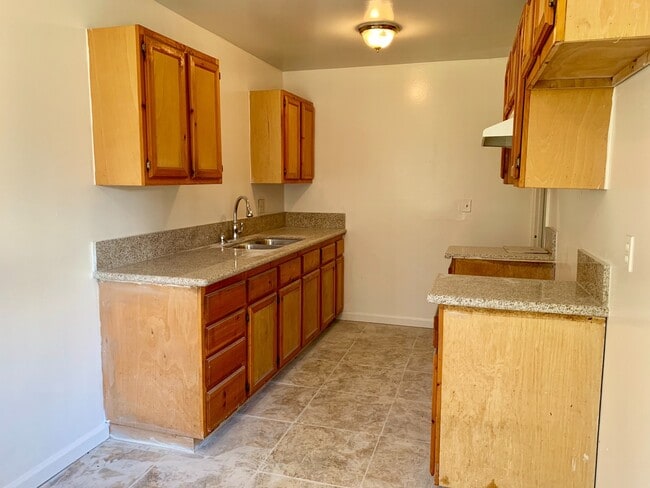 Photo - 3 BEDROOOM 2 BATH TOWNHOME