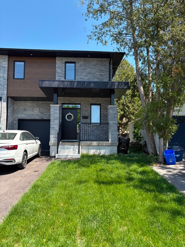 165 Tiffany St