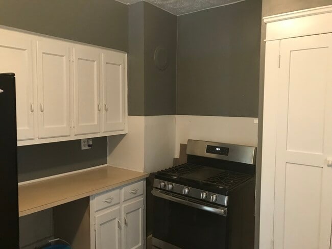 Photo - 275 Belmont St NE