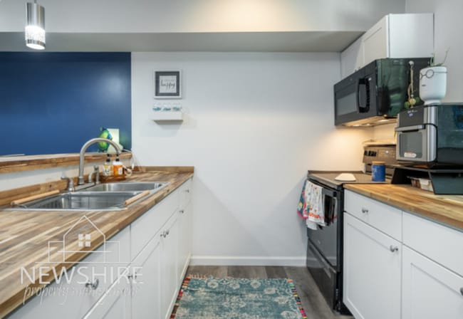 Building Photo - 2 Bedroom Townhome! - Discover Hampton Ave Apartments in Greenville, SC!