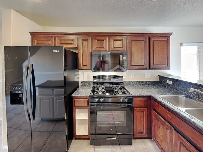 Photo - 10819 Hawthorne Berry St