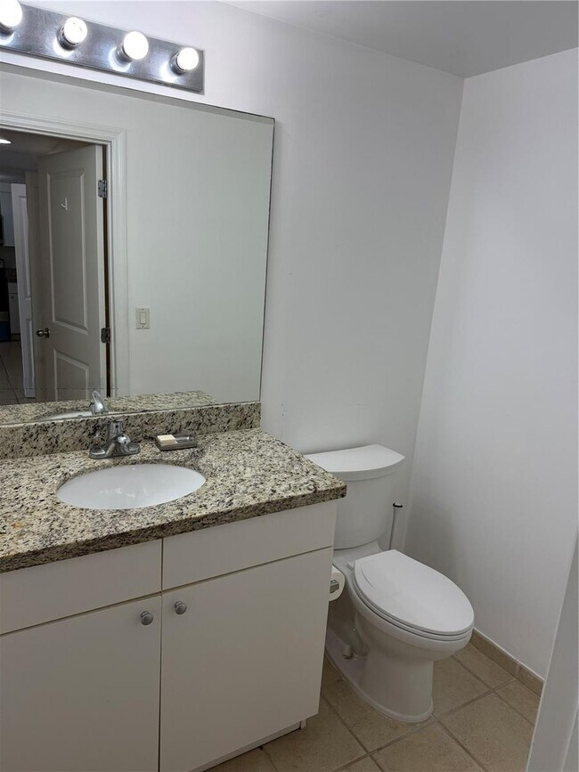 Photo - 1250 S Miami Ave Unidad 2750