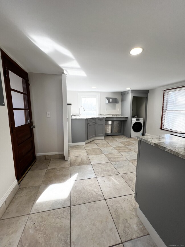 Photo - 47 Warwick St Unit 2