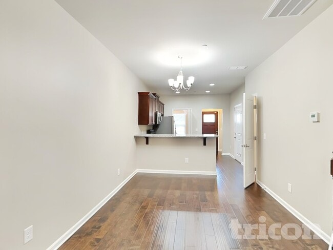 Photo - 105 Hickory Station Ln