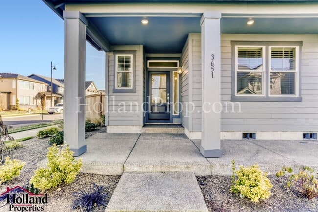 Photo - Charming 4-Bedroom Home in Hillsboro with Modern Comforts!