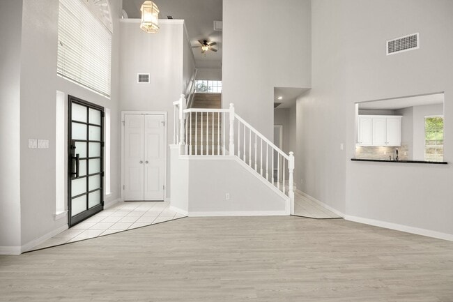 Photo - Spacious 3 Bed, 2.5 Bath in Prime Lakeway Location
