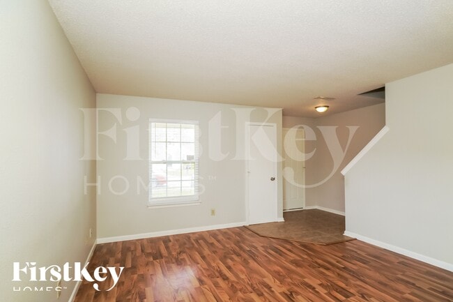 Photo - 339 Winterset Way