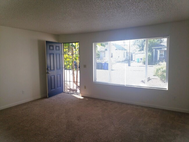 Photo - Updated Four-Plex in SE Portland with Fenc...