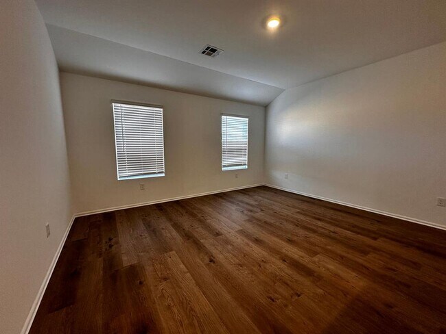 Photo - 16204 Harvester Dr