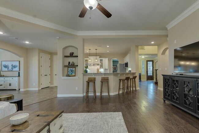 Photo - 308 Duffy Ln