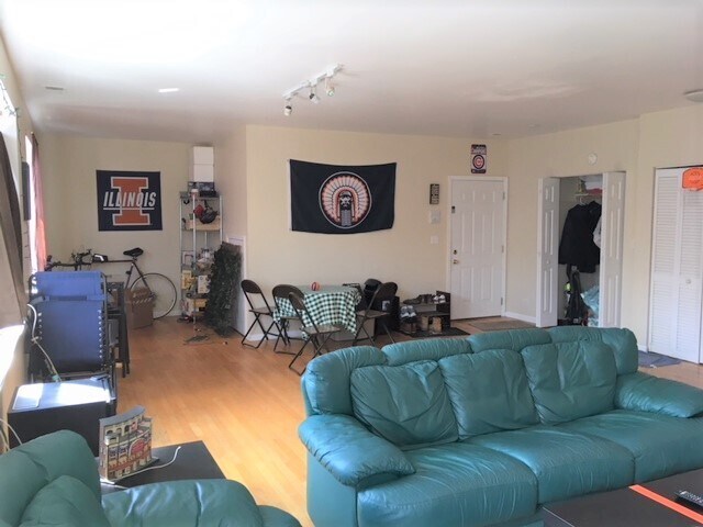 Photo - 1408 W Waveland Ave Unit 2