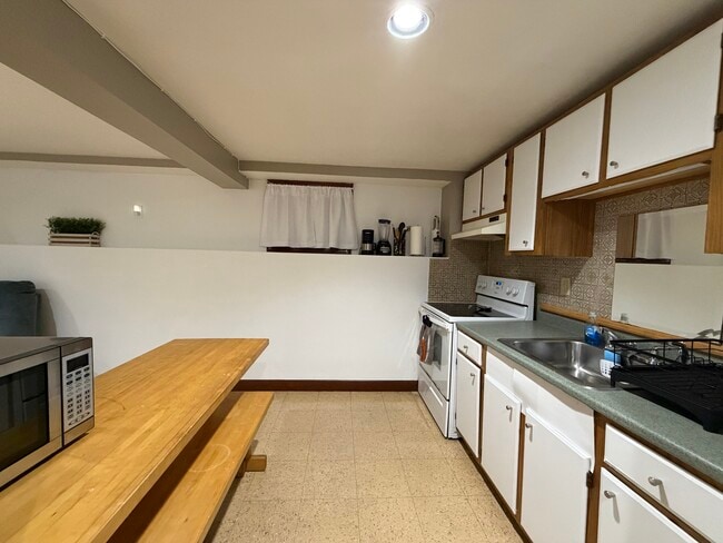 Photo - 223 Hurley St Unit B