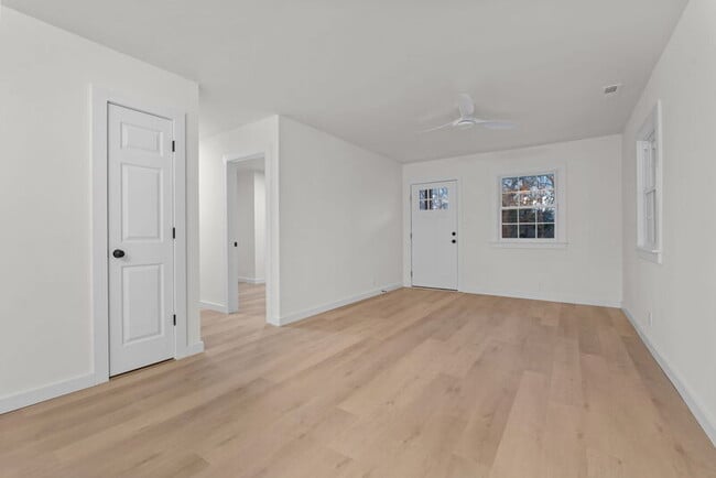 Photo - 6037 Dahlgren Ave