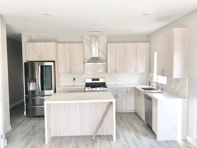 Building Photo - 1348 Carmona Ave Unit 1 Rental