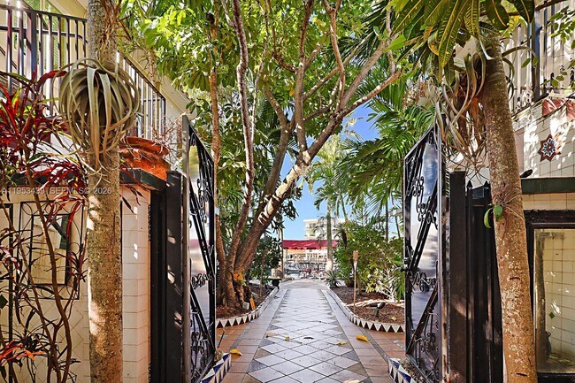 Photo - 8200 Byron Ave Unit 2