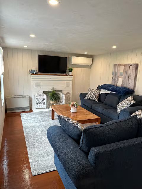 8 Woodbridge Rd Unit 2