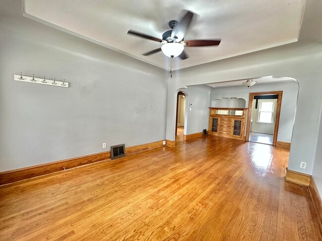 Photo - 1924 S 69th St