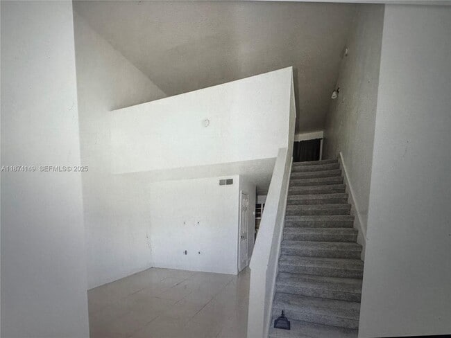 Building Photo - 3984 Crayrich Cir